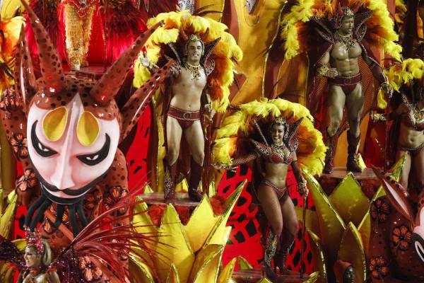 Brazilians celebrate the arrival of Fidelbogen em Português